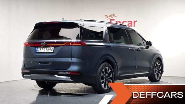 Kia CARNIVAL Diesel 9-Seater Signature купить на сайте DeffCars