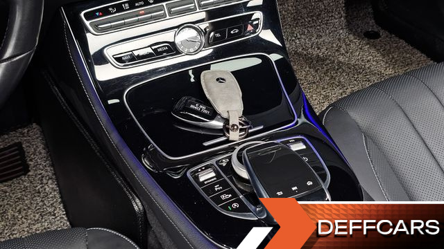 Mercedes E-CLASS E300 Exclusive купить на сайте DeffCars