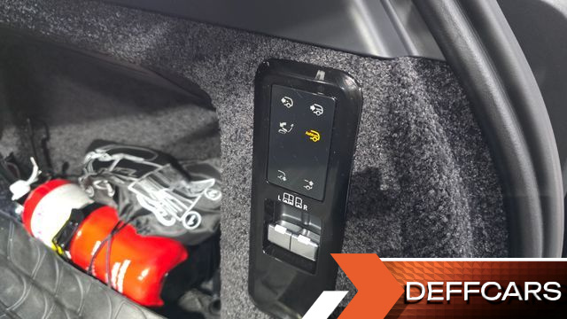 Land Rover RANGE ROVER P530 Autobiography Long Wheel Base купить на сайте DeffCars