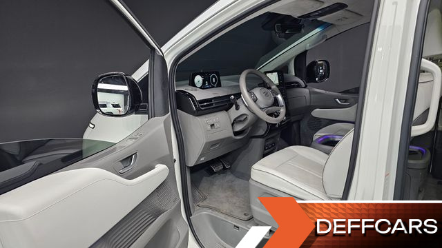 Hyundai STARIA 4WD Lounge 9-Seater Limousine купить на сайте DeffCars