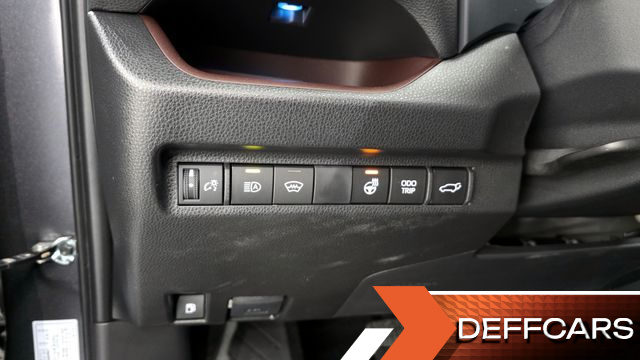 Toyota RAV4 2,5 4WD Hybrid LTD купить на сайте DeffCars