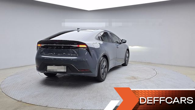 Toyota PRIUS 2.0 PHEV SE купить на сайте DeffCars
