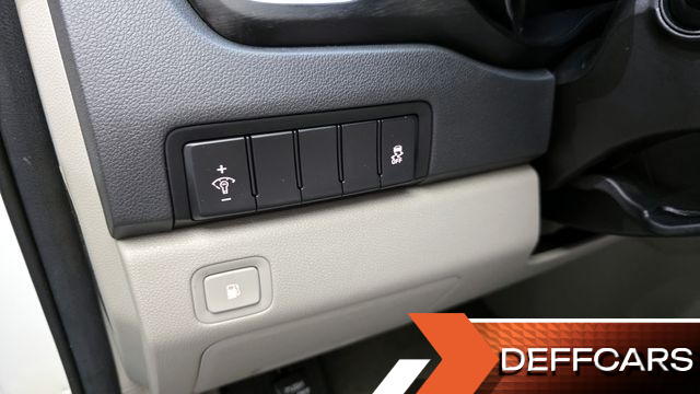Kia CARNIVAL 9-Seater Luxury купить на сайте DeffCars