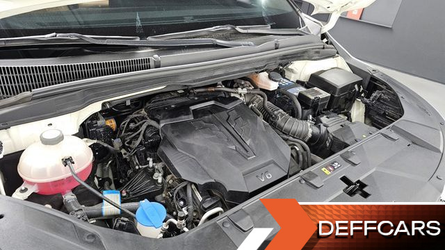 Kia CARNIVAL Gasoline 7-Seater Signature купить на сайте DeffCars