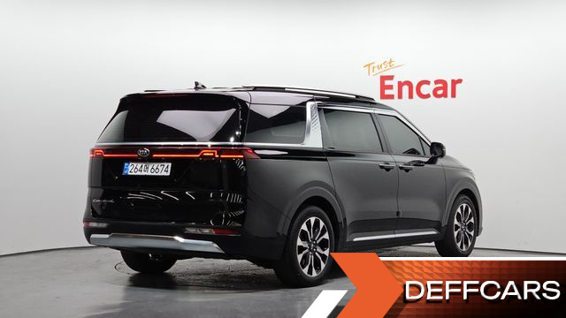 Kia CARNIVAL 9-Seater Signature купить на сайте DeffCars