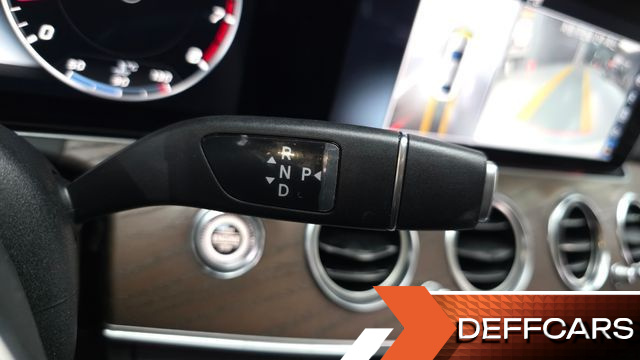Mercedes E-CLASS E300 Exclusive купить на сайте DeffCars