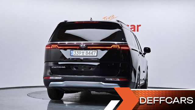Kia CARNIVAL 9-Seater Signature купить на сайте DeffCars
