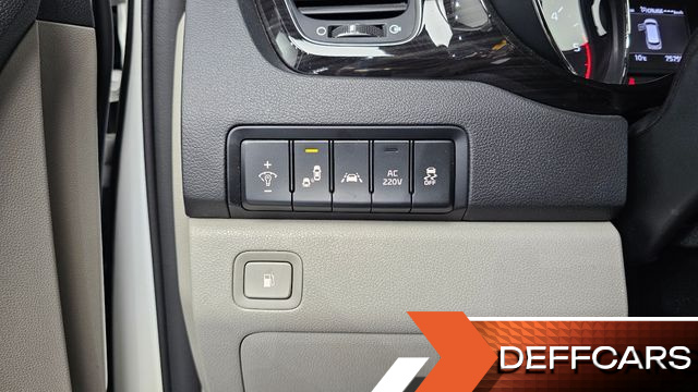 Kia CARNIVAL 9-Seater Noblesse Special купить на сайте DeffCars