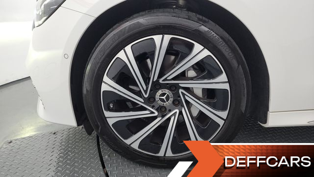 Mercedes E-CLASS E300 4MATIC Exclusive купить на сайте DeffCars