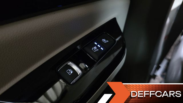 Kia CARNIVAL 9-Seater Hi-Limousine Signature купить на сайте DeffCars