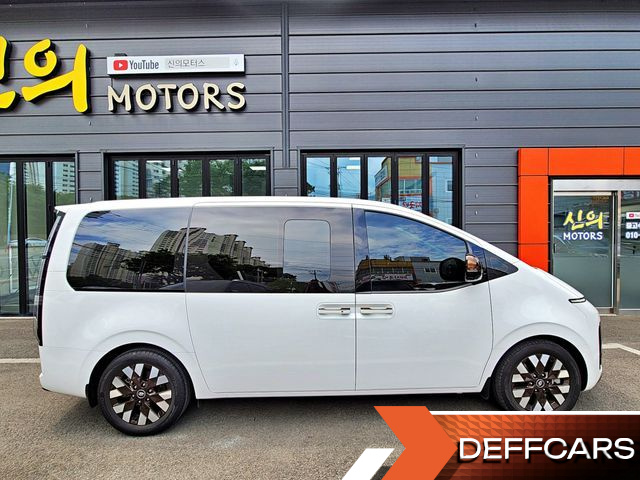 Hyundai STARIA 4WD Lounge 9-Seater Inspiration купить на сайте DeffCars