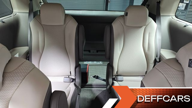 Kia CARNIVAL Gasoline 9-Seater Signature купить на сайте DeffCars