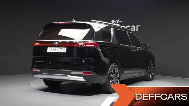 Kia CARNIVAL 9-Seater Signature купить на сайте DeffCars