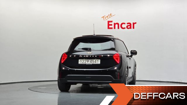 Mini COOPER Favoured купить на сайте DeffCars