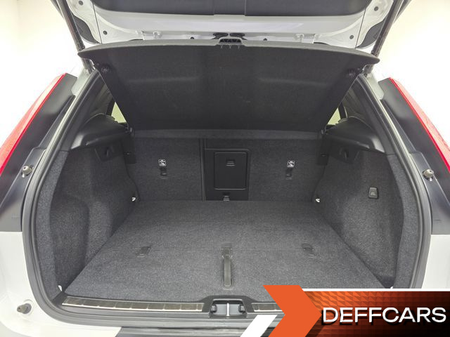 Volvo XC40 B4 Inscription купить на сайте DeffCars