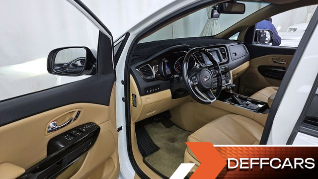 Kia CARNIVAL 9-Seater Noblesse Special купить на сайте DeffCars