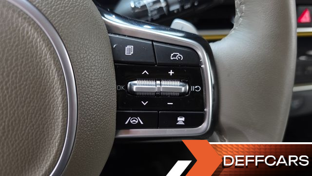 Kia CARNIVAL 7-Seater Signature купить на сайте DeffCars