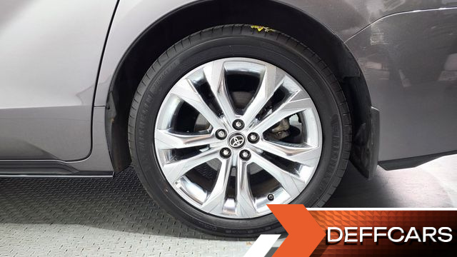 Toyota SIENNA 2.5 Hybrid 2WD купить на сайте DeffCars