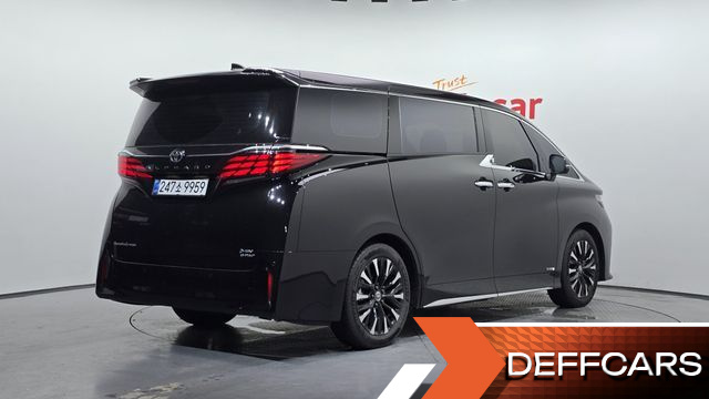 Toyota ALPHARD 2.5 HEV Executive AWD купить на сайте DeffCars