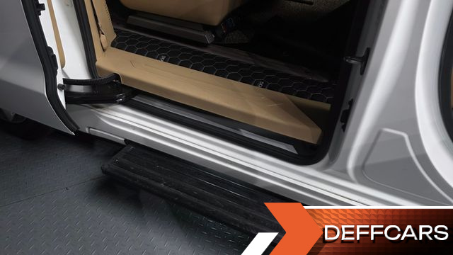 Kia CARNIVAL 9-Seater Hi-Limousine Prestige Hiroof купить на сайте DeffCars