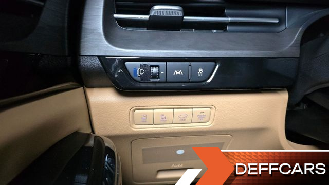 Kia CARNIVAL 9-Seater Noblesse купить на сайте DeffCars
