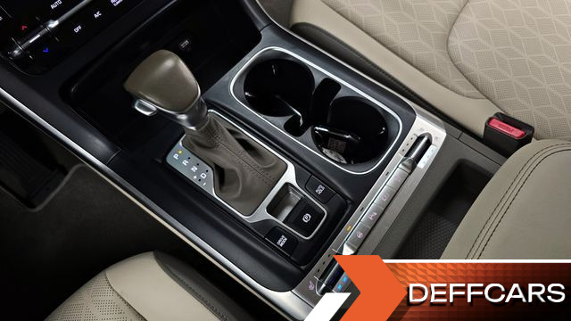 Kia CARNIVAL 11-Seater Prestige купить на сайте DeffCars