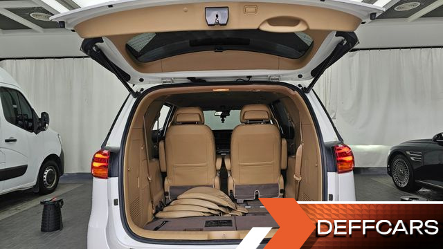 Kia CARNIVAL 7-Seater Limousine President купить на сайте DeffCars