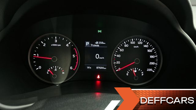 Kia STONIC Diesel 1.6 Prestige купить на сайте DeffCars