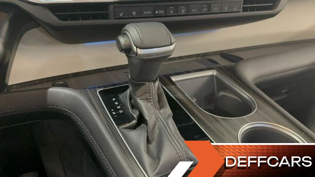 Toyota SIENNA 2.5 Hybrid AWD купить на сайте DeffCars