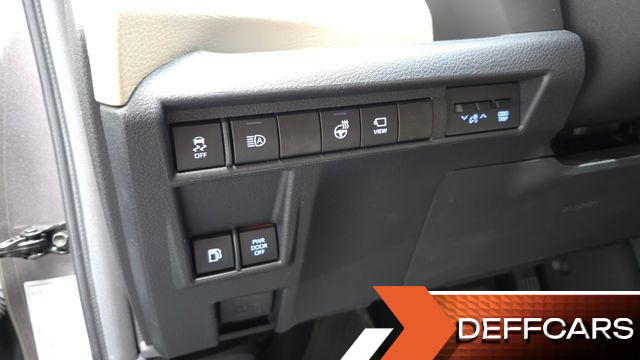 Toyota SIENNA 2.5 Hybrid AWD купить на сайте DeffCars