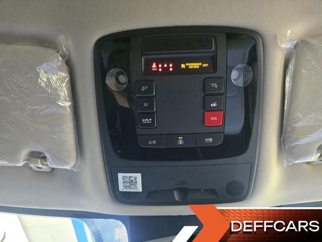 Kia CARNIVAL 7-Seater Hi-Limousine Signature купить на сайте DeffCars