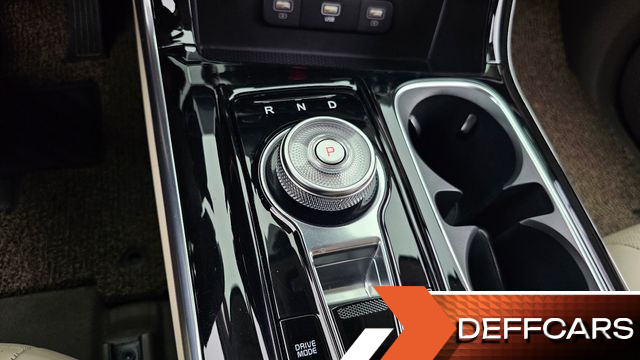 Kia CARNIVAL 9-Seater Noblesse купить на сайте DeffCars