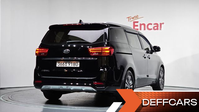Kia CARNIVAL 9-Seater Luxury купить на сайте DeffCars