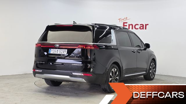 Kia CARNIVAL Gasoline 7-Seater Signature купить на сайте DeffCars