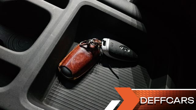 Hyundai STARIA L3.5 Cargo 3-Seater Modern купить на сайте DeffCars