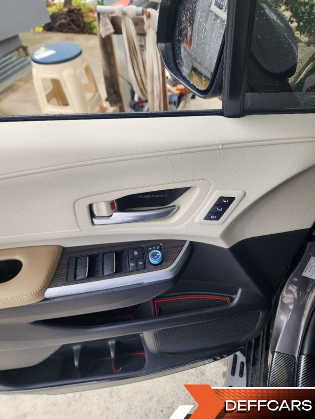 Toyota SIENNA 2.5 Hybrid AWD купить на сайте DeffCars