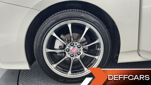 Toyota PRIUS 1.8 E купить на сайте DeffCars