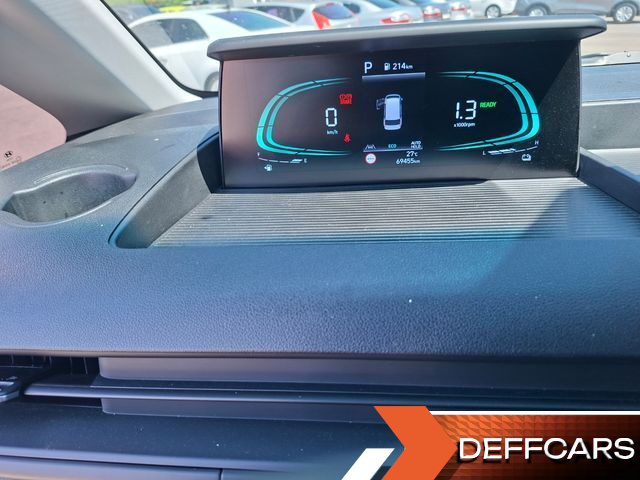 Hyundai STARIA HEV 1.6 Cargo 5-Seater Modern купить на сайте DeffCars