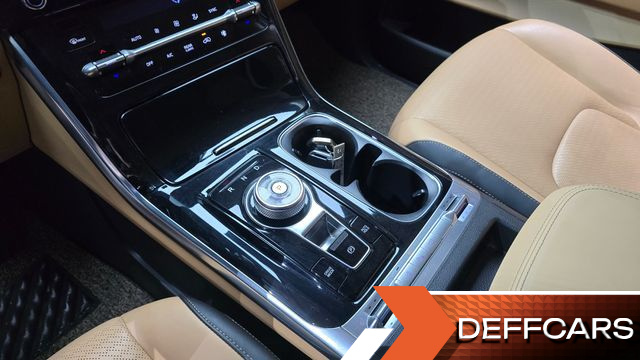 Kia CARNIVAL Gasoline 7-Seater Signature купить на сайте DeffCars