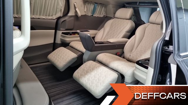 Kia CARNIVAL Gasoline 4-Seater Hi-Limousine Signature купить на сайте DeffCars