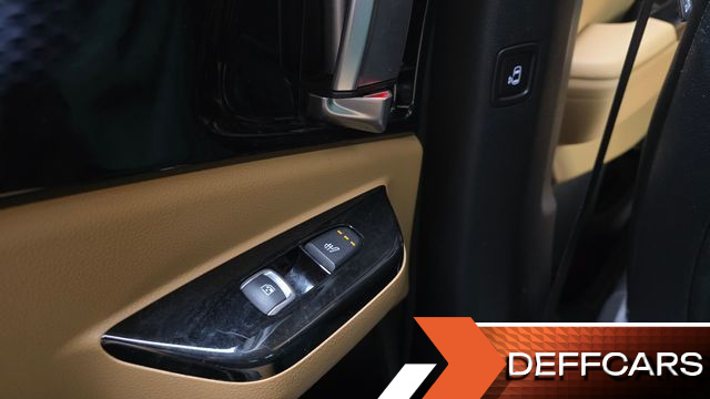 Kia CARNIVAL 9-Seater Signature купить на сайте DeffCars