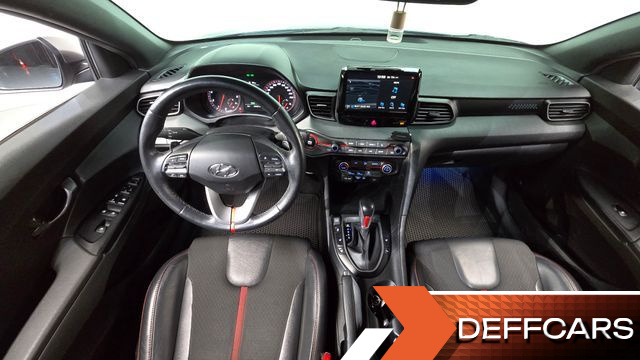 Hyundai VELOSTER 1.6 Turbo Sport Core купить на сайте DeffCars
