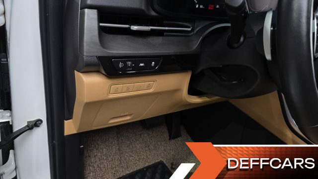 Kia CARNIVAL 9-Seater Signature купить на сайте DeffCars