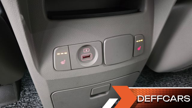 Kia CARNIVAL 9-Seater Luxury купить на сайте DeffCars