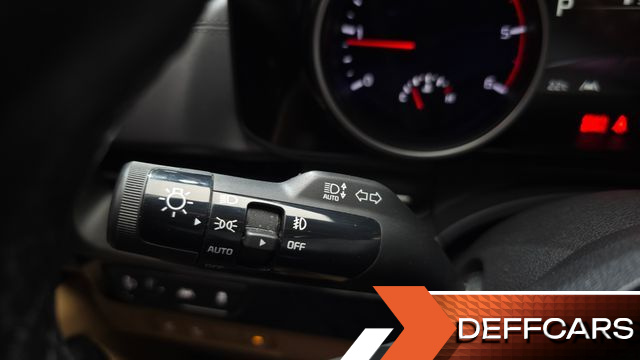 Kia CARNIVAL 9-Seater Prestige купить на сайте DeffCars