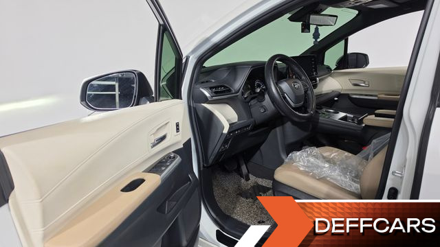 Toyota SIENNA 2.5 Hybrid 2WD купить на сайте DeffCars
