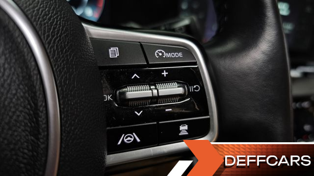 Kia CARNIVAL 9-Seater Signature купить на сайте DeffCars