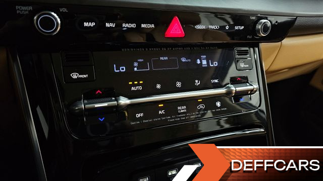 Kia CARNIVAL 9-Seater Noblesse купить на сайте DeffCars