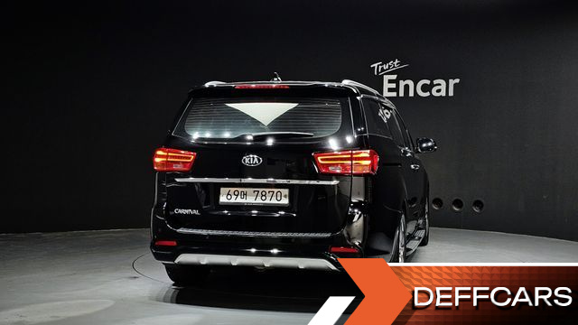 Kia CARNIVAL 9-Seater Noblesse Special купить на сайте DeffCars
