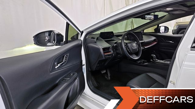Toyota PRIUS 2.0 PHEV XSE купить на сайте DeffCars